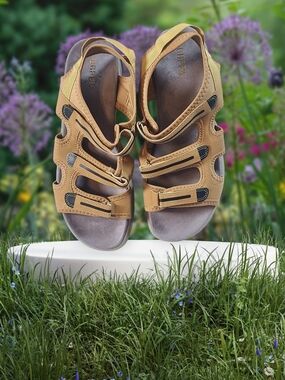 UBFEN Womens 11 Hiking Comfortable Sport Walking Sandals Outdoor Athletic Tan